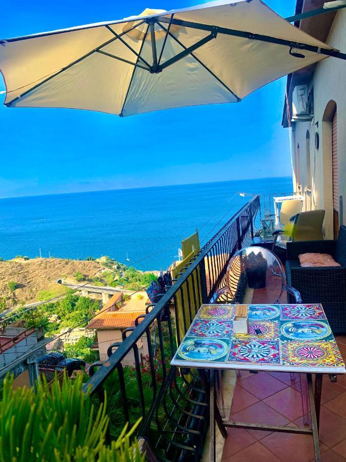 Sun Sky Sea Suite Таормина Екстериор снимка