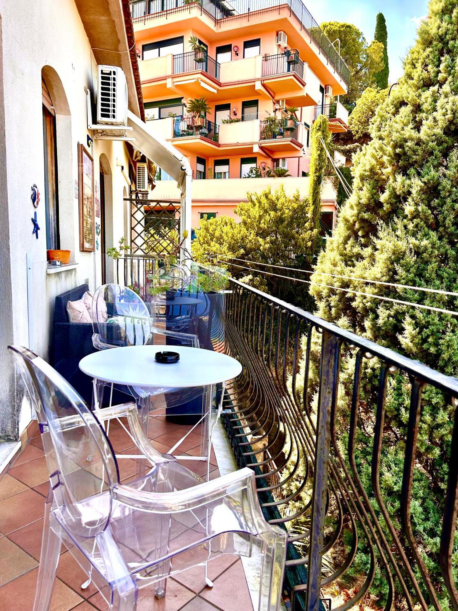 Sun Sky Sea Suite Таормина Екстериор снимка